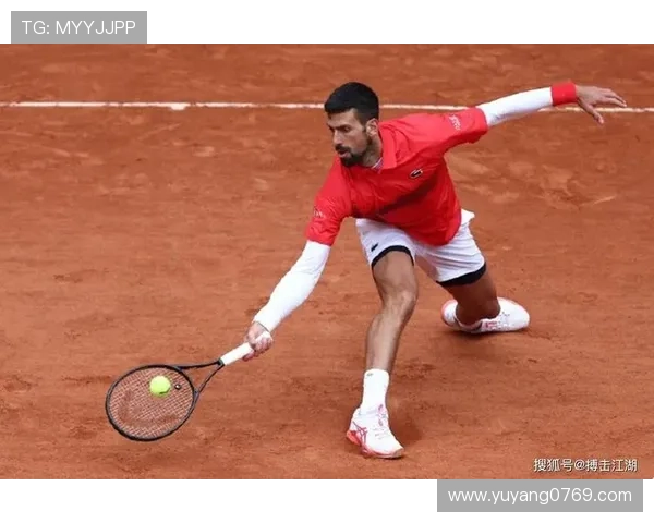 德约科维奇强势回归赛场横扫对手再度展现世界第一的王者风范