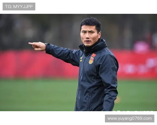 中国足球迎来新篇章 国足主帅李铁正式接任重建工作