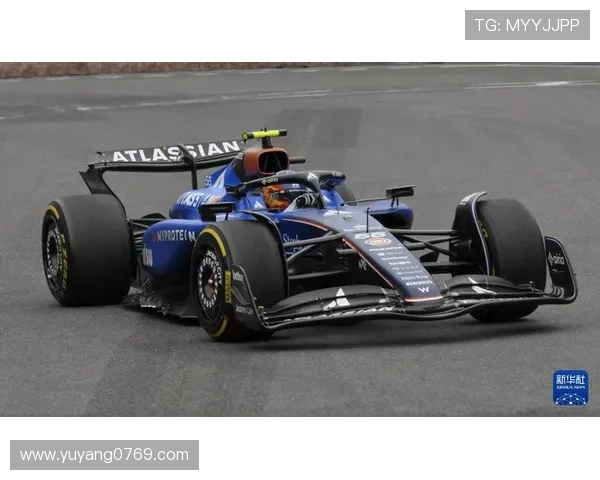 F1赛季最后一站:红牛车队锁定总冠军,汉密尔顿力压维斯塔潘争夺年度最佳 F1赛季最后一站:红牛车队锁定总冠军,汉密尔顿力压维斯塔潘争夺年度最佳