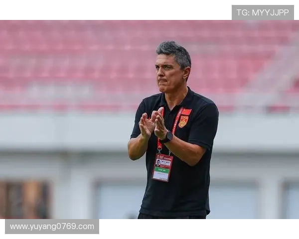 国足备战世预赛迎关键之战主帅强调年轻球员担当全力冲击出线目标 国足备战世预赛迎关键之战主帅强调年轻球员担当全力冲击出线目标