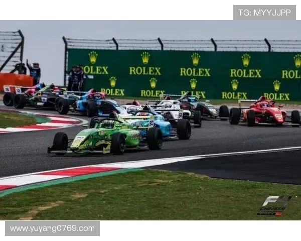 新赛季F1围场风云再起车队策略车手竞争全面升级争冠格局引发关注 新赛季F1围场风云再起车队策略车手竞争全面升级争冠格局引发关注